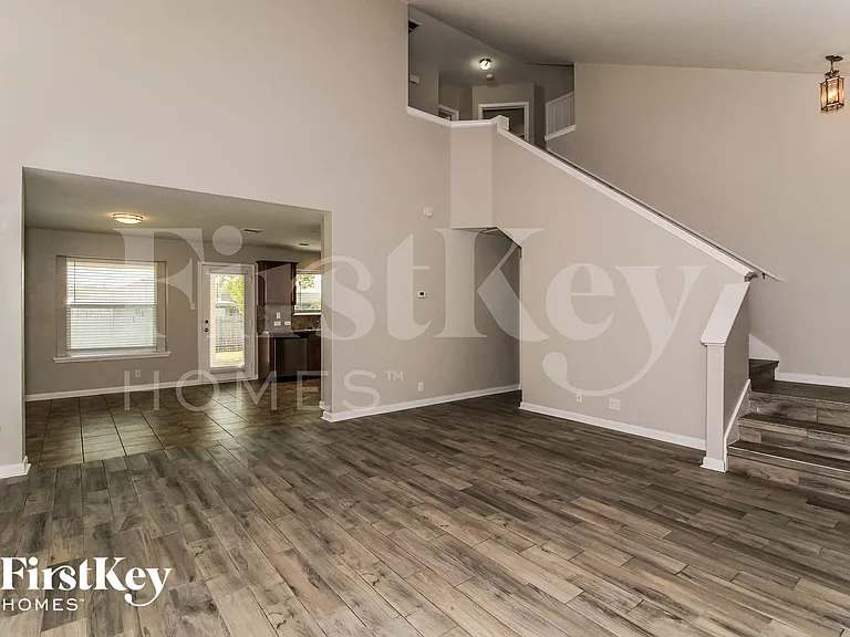 2138 Brinkley Dr — Photo 3