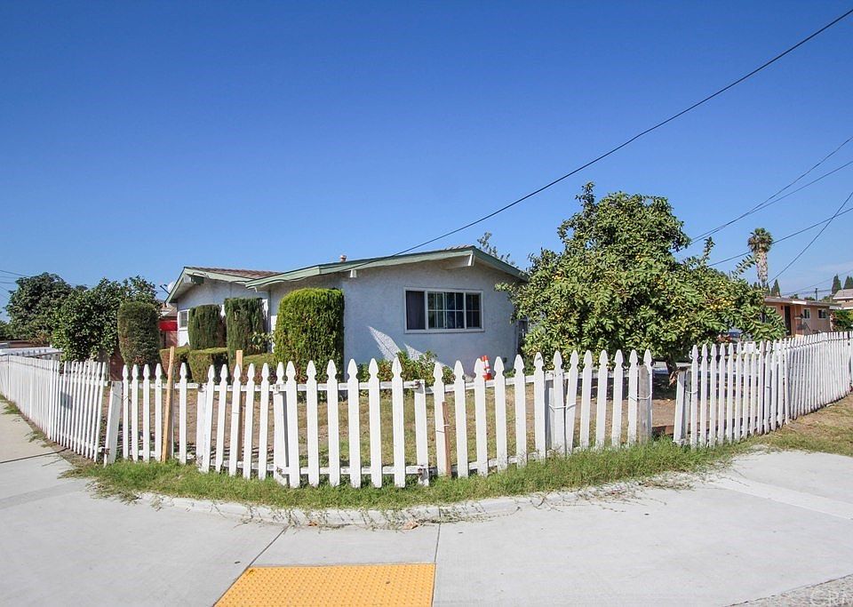 1st image of 14201 Roxanne Dr