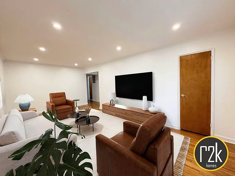 160-41 Willets Point Blvd #2A — Photo 2