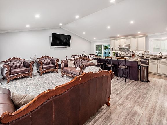 5th image of 2073 Jeffey Dr