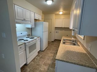 220 N Holly Ave APT 1, Stayton, OR 97383