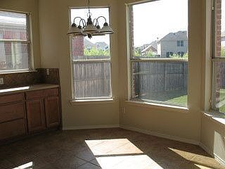 4th image of 4921 Summer Oaks Ln