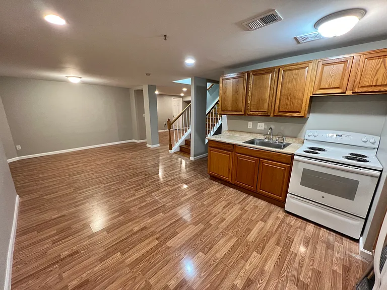 9615 Huxley Dr — Photo 3
