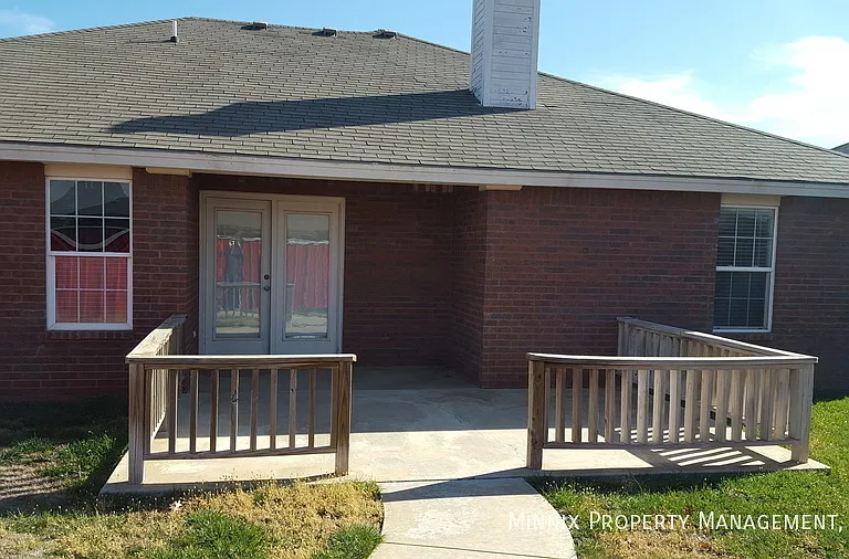 1002 Oshkosh Ave — Photo 41
