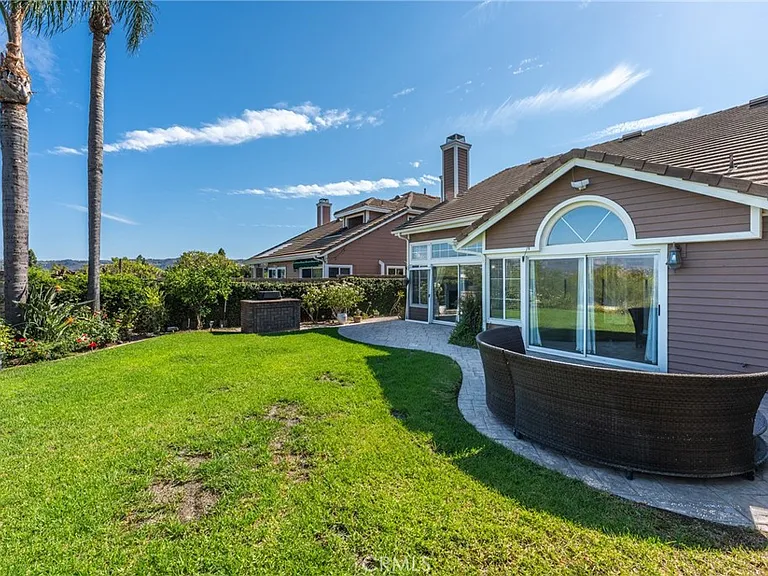 6430 Regents Ct — Photo 32