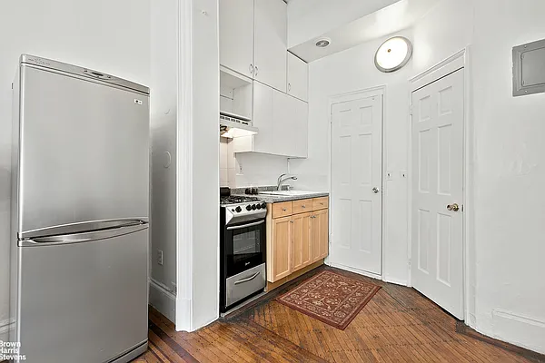 Rented by Brown Harris Stevens | media 6