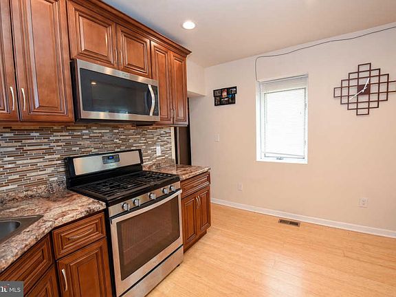 5th image of 7414 Palmetto St