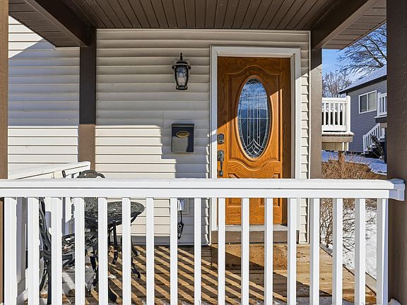 2nd image of 317 Quimby St NE