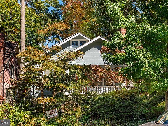 3rd image of 117 Sherman Ave