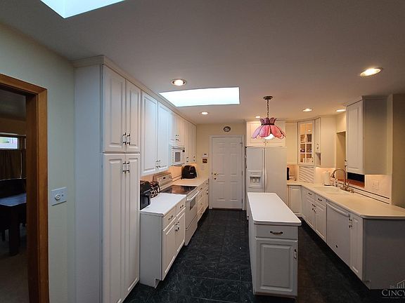 5th image of 504 Boylston St