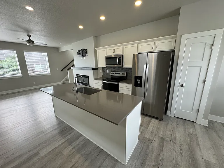 1500 NE Polk Dr — Photo 3