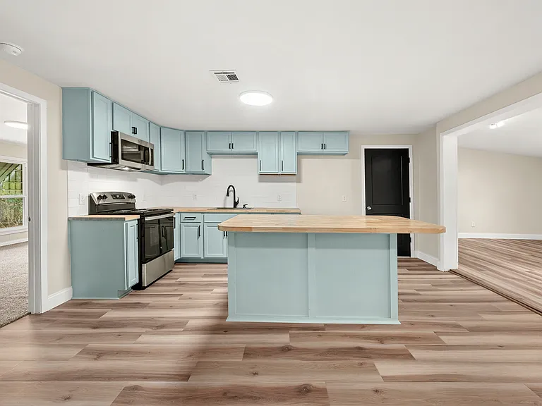 11101 China Spring Rd — Photo 16
