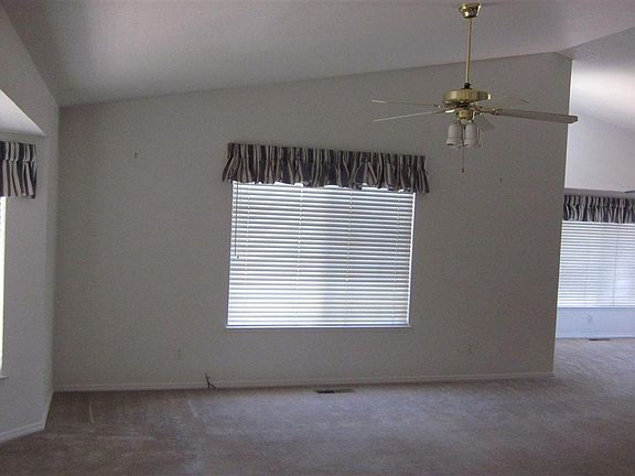 3rd image of 316 Shelby Dr