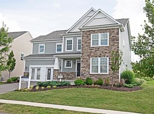 100 Birdie Dr, Cranberry Township, PA 16066