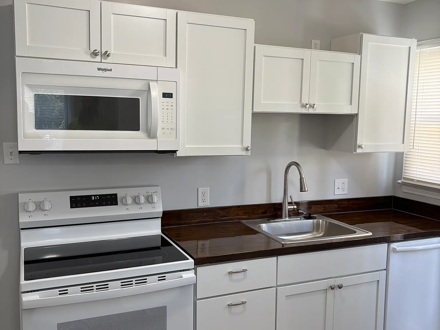2 bed, 1200 sqft, $2,200 — Photo 2