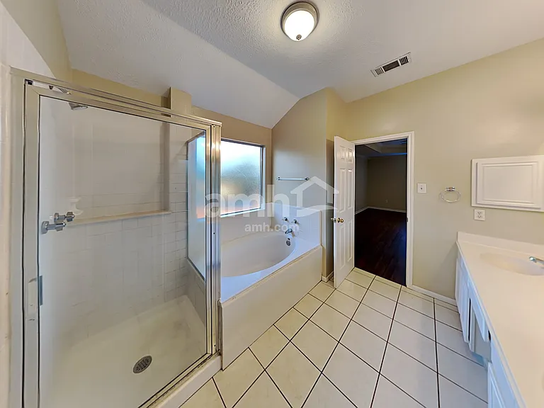 4422 Hardwood Glen Dr — Photo 15