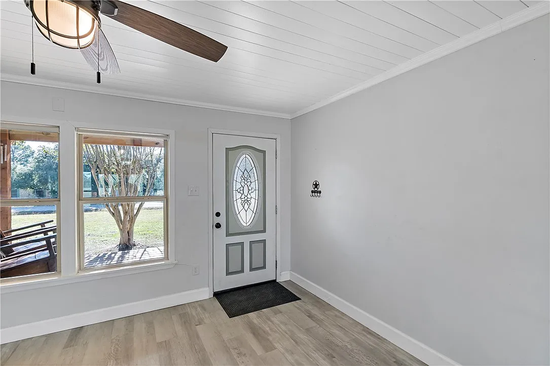 3 bed, 1080 sqft, $2,250 — Photo 4