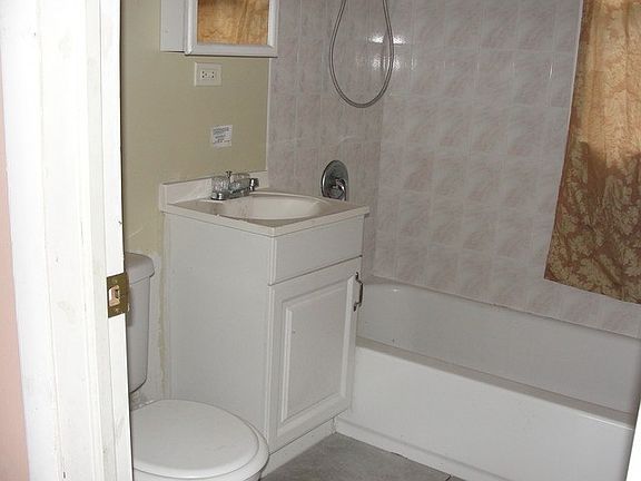 4th image of 3834 N Oak Park Ave