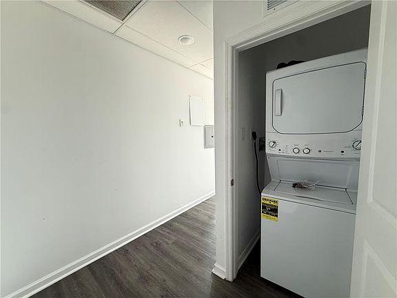 5th image of 123 N Lumber St #3B