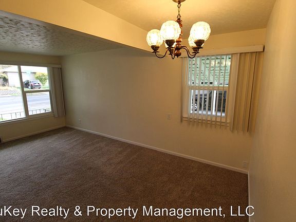 5th image of 6029 N Montevista Pl