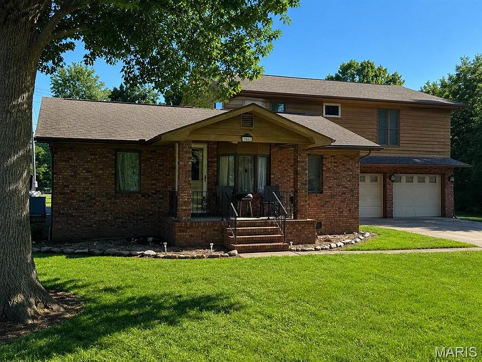 1st image of 301 Pecan St