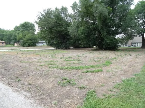 W Park St, Butler, MO 64730