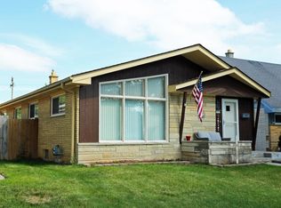 8920 W Grantosa Dr, Milwaukee, WI