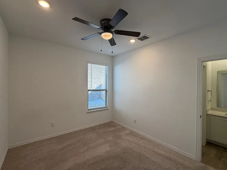 2521 Birchcrest Dr — Photo 25
