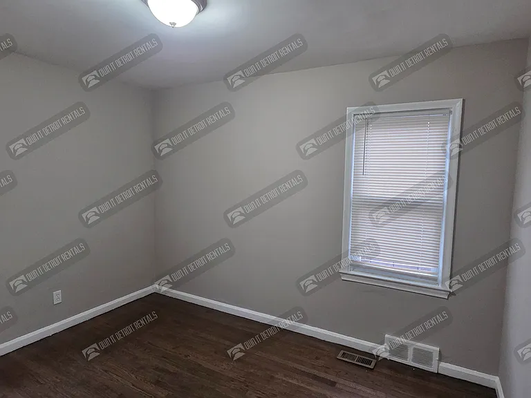 15039 Eastburn St — Photo 10