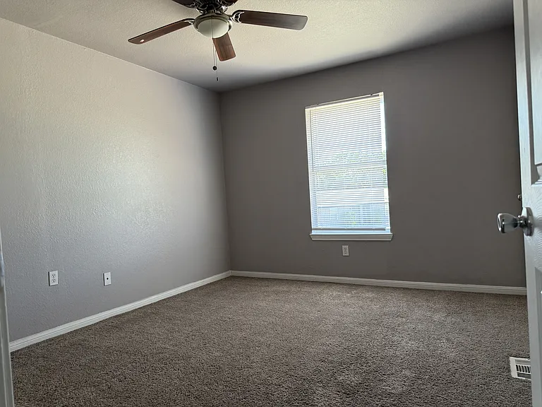 2825 Cedar Cir — Photo 10