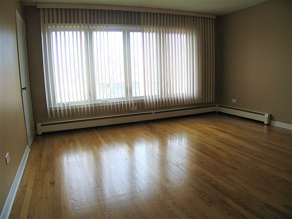2nd image of 5811 W Higgins Ave APT 2