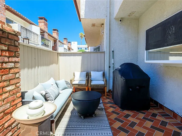 1219 S Catalina Ave — Photo 8