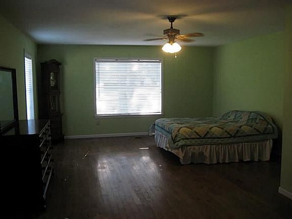 5th image of 604 S Bassett St