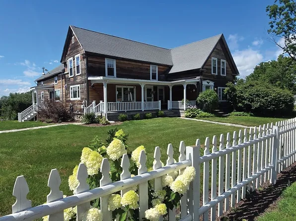 777 Ridge Rd, Hardwick, MA 01037