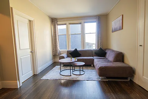 935 Jervis St #14 Photo 1