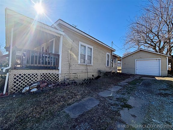 5th image of 409 S Bristow Ave