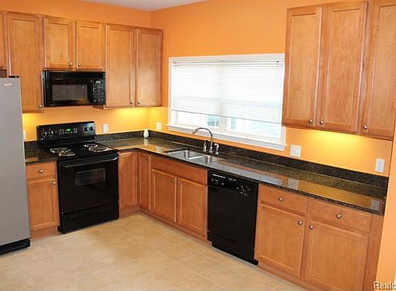 3rd image of 2972 Hunley Dr