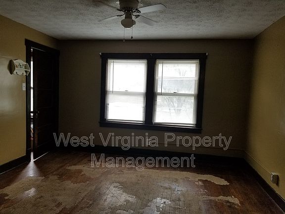 3rd image of 49 Astor Ln APT G