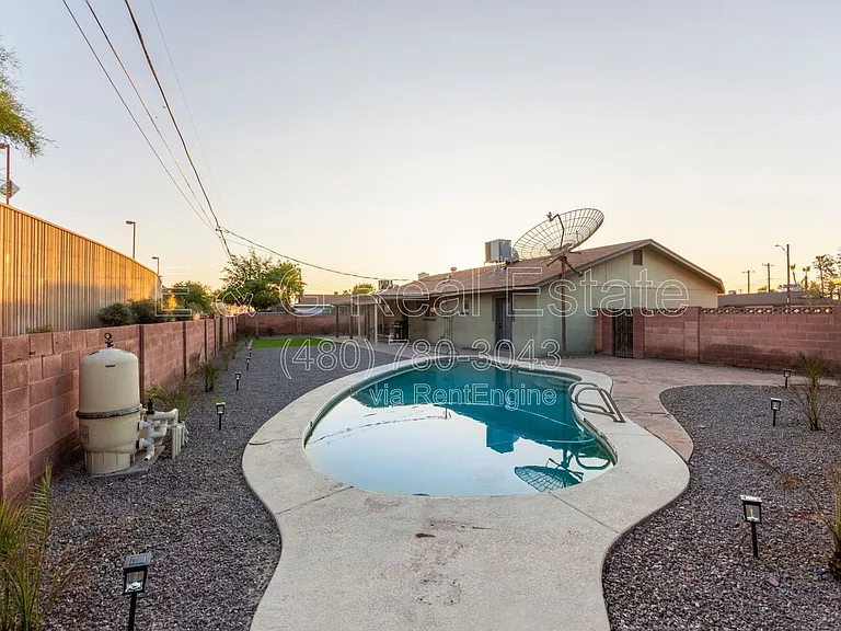 319 E Riviera Dr — Photo 31