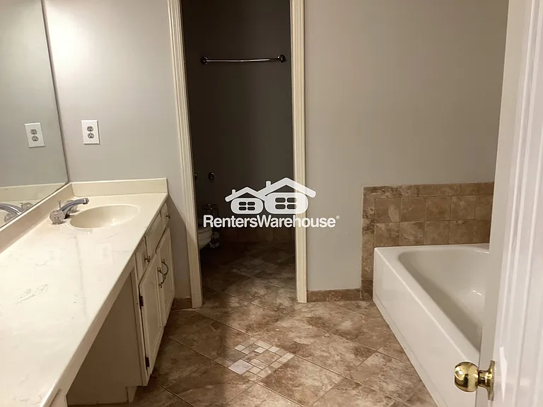 7908 Briar Villa Pl — Photo 18