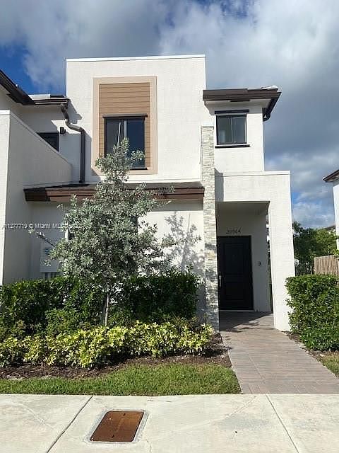1st image of 20964 NE 8th Ct #20964