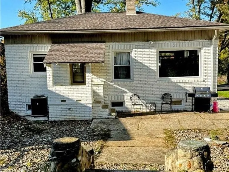 158 Oak Dr NW — Photo 6