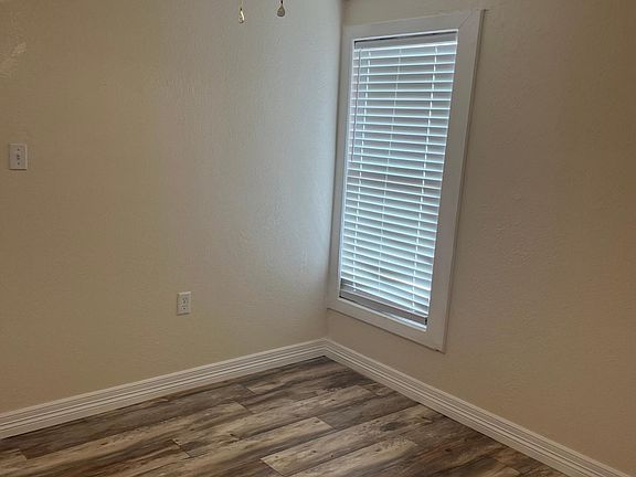 2nd image of 205 W Wilbarger St