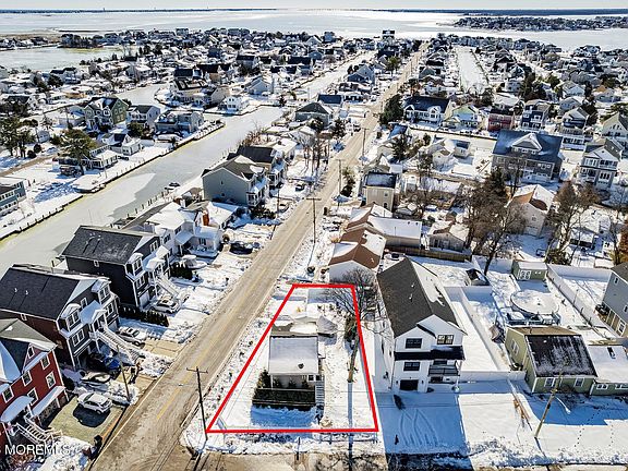 2nd image of 1 Shore Pine Drive