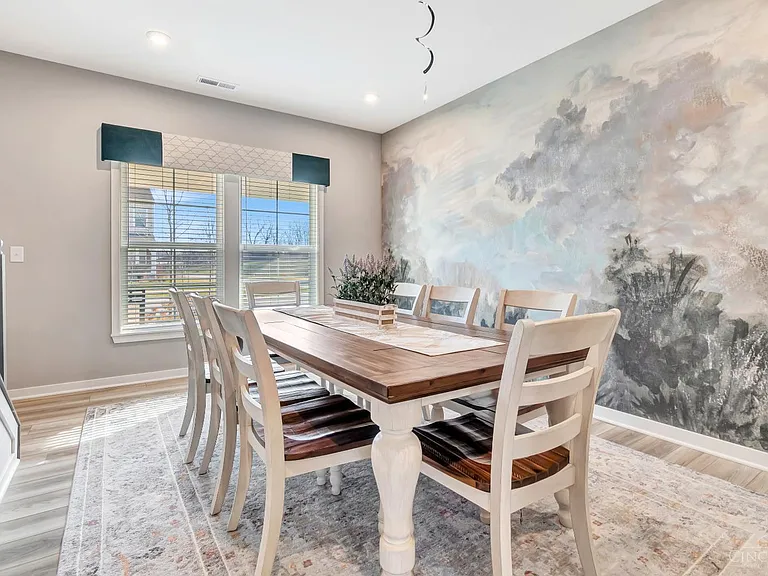 5817 Montrose Ct — Photo 6