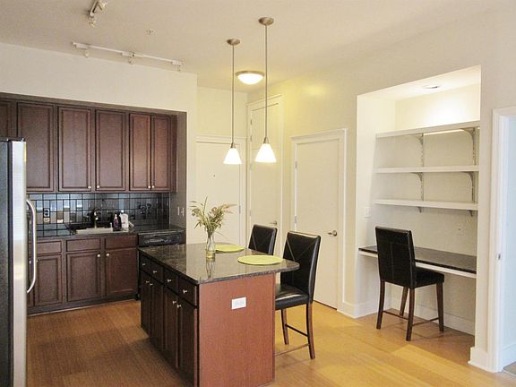 3rd image of 535 S Upper St Unit 423
