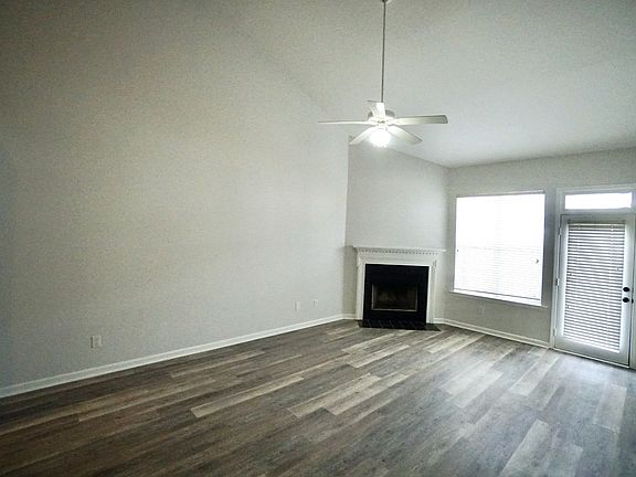 4th image of 421 Heath Pl