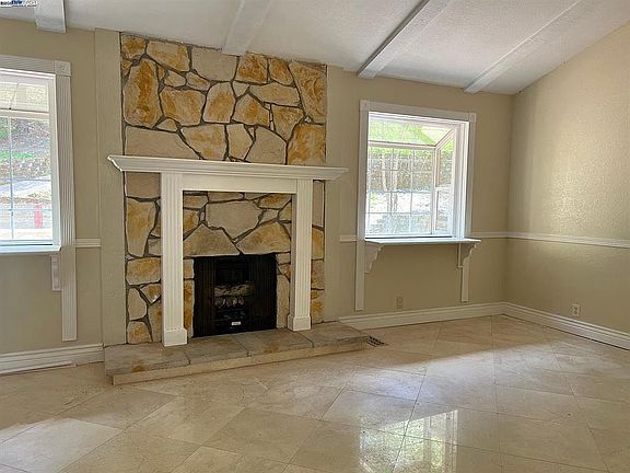 3rd image of 1071 Stone Valley Rd
