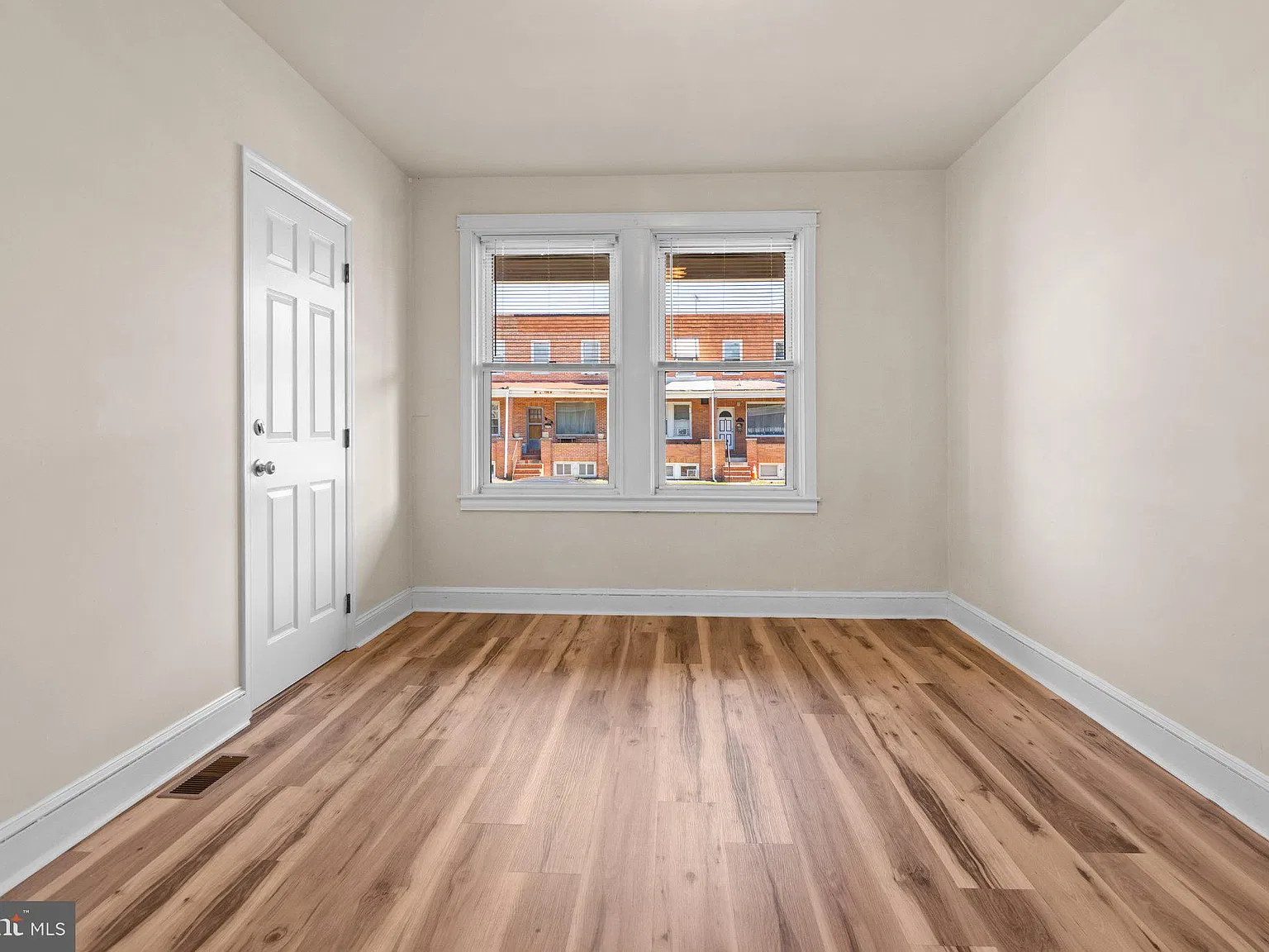 3 bed, 2.0 bath, 1460 sqft, $1,800 — Photo 4