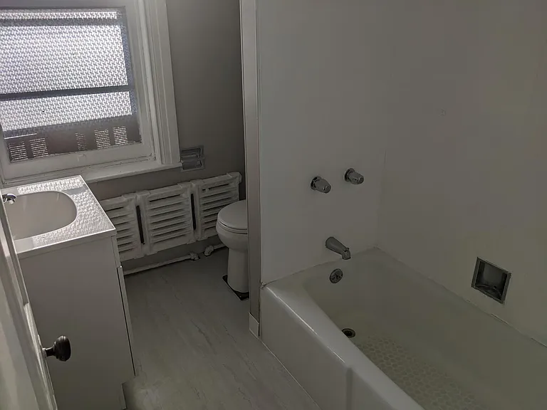 664 Madison Ave #2F — Photo 5